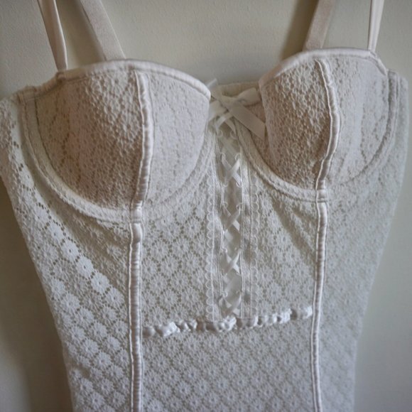 Victoria's Secret Bridal Bustier Size 34B - Picture 4 of 11